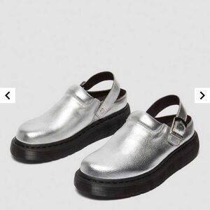Dr. Martens Silver LAKETEN Clogs sz 8/39
